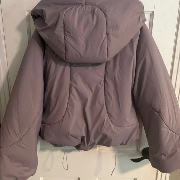 Lululemon Hooded Insulated Wrap Puffer - Picture 4 of 5